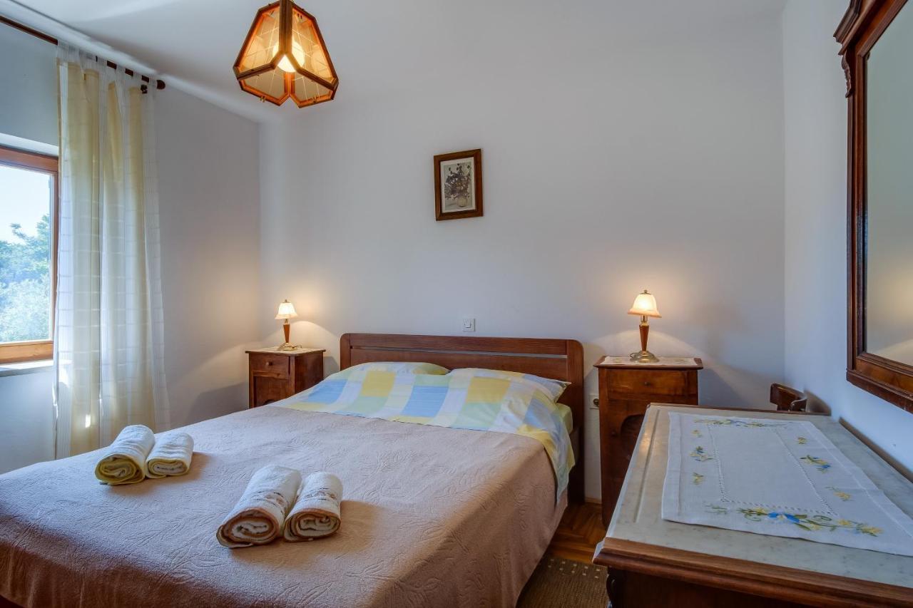 Apartments With A Parking Space Punta Kriza, Cres - 867 Екстер'єр фото